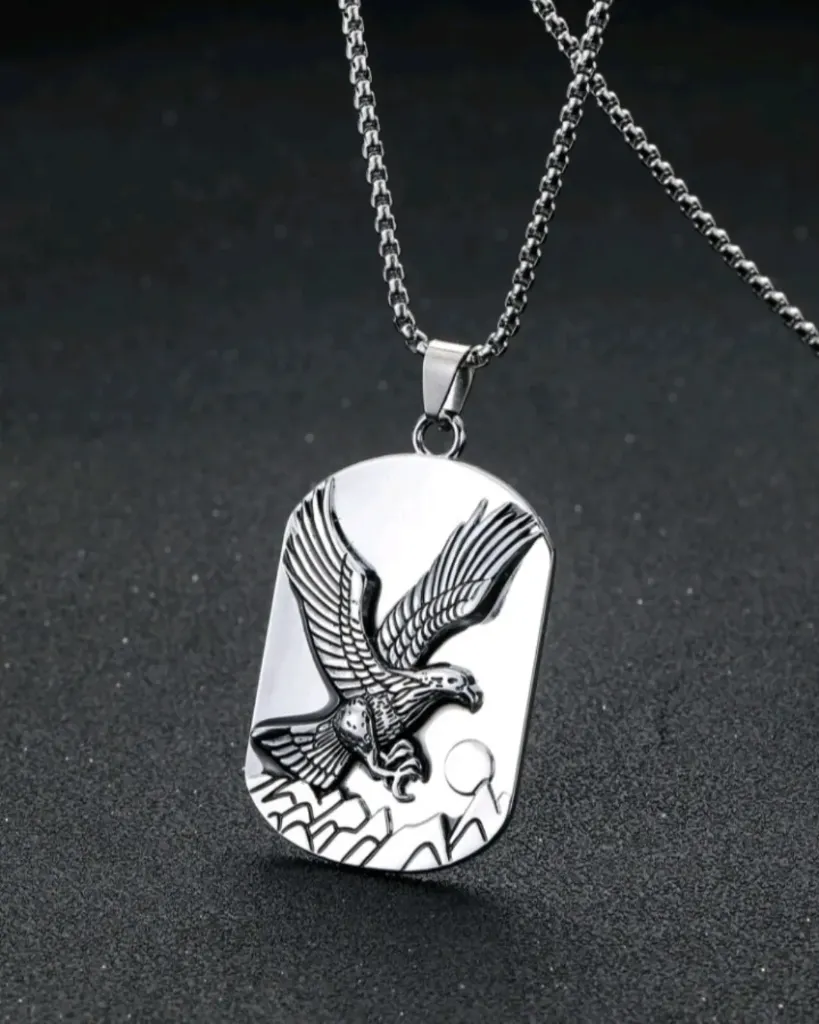 Collar con dije de aguila