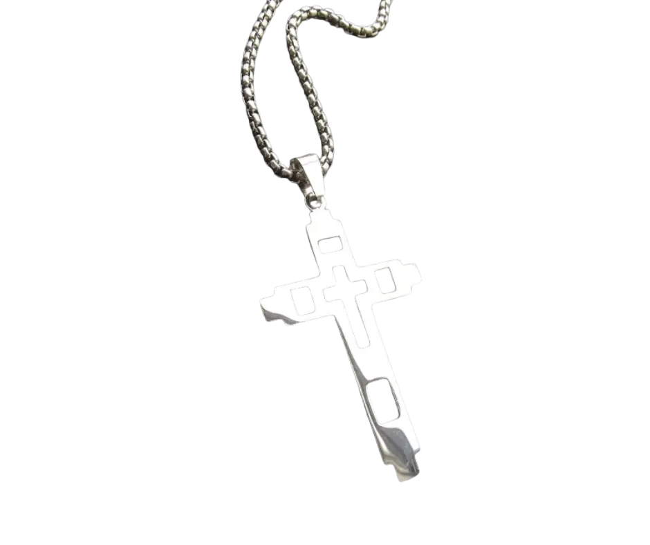 Collar con dije en forma de cruz con abertura