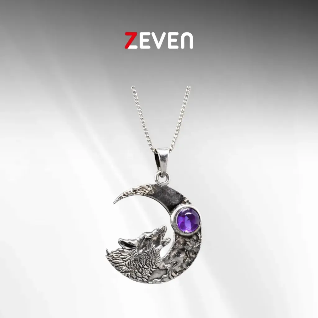 Collar con dije de un lobo y luna.