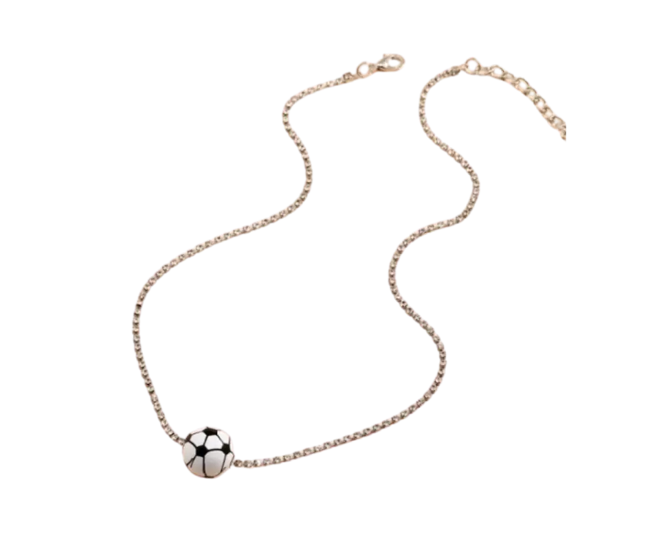 Collar con dije de pelota de futbol blanco