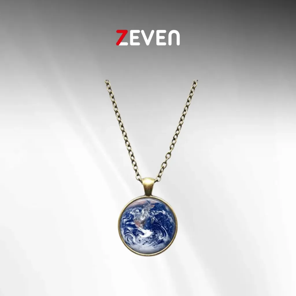 Collar con dije del mundo