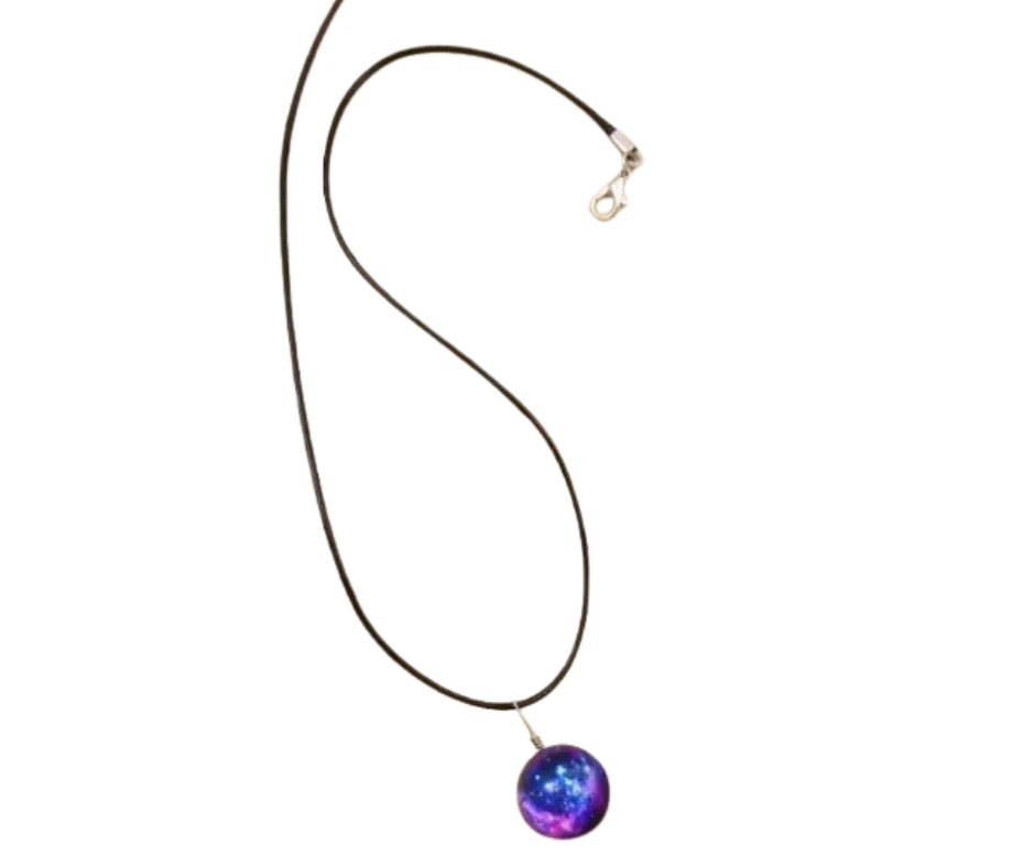 Collar con dije de galaxia