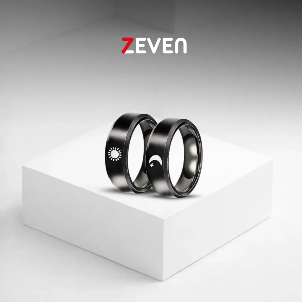 Set de dos anillos negros con la luna y el sol en el centro