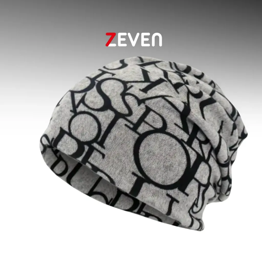 Gorro gris claro de poliéster con diseño de letras