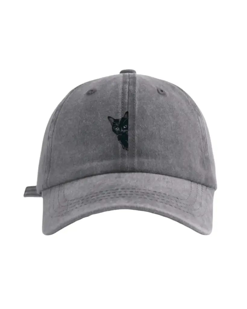 Gorra gris claro con gato