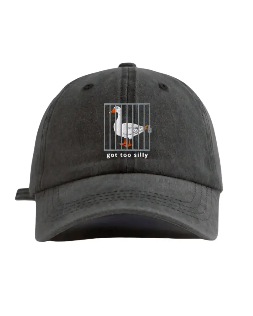 Gorra negra con ganso encerrado