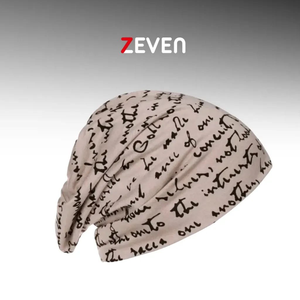 Gorro holgado beige con letras