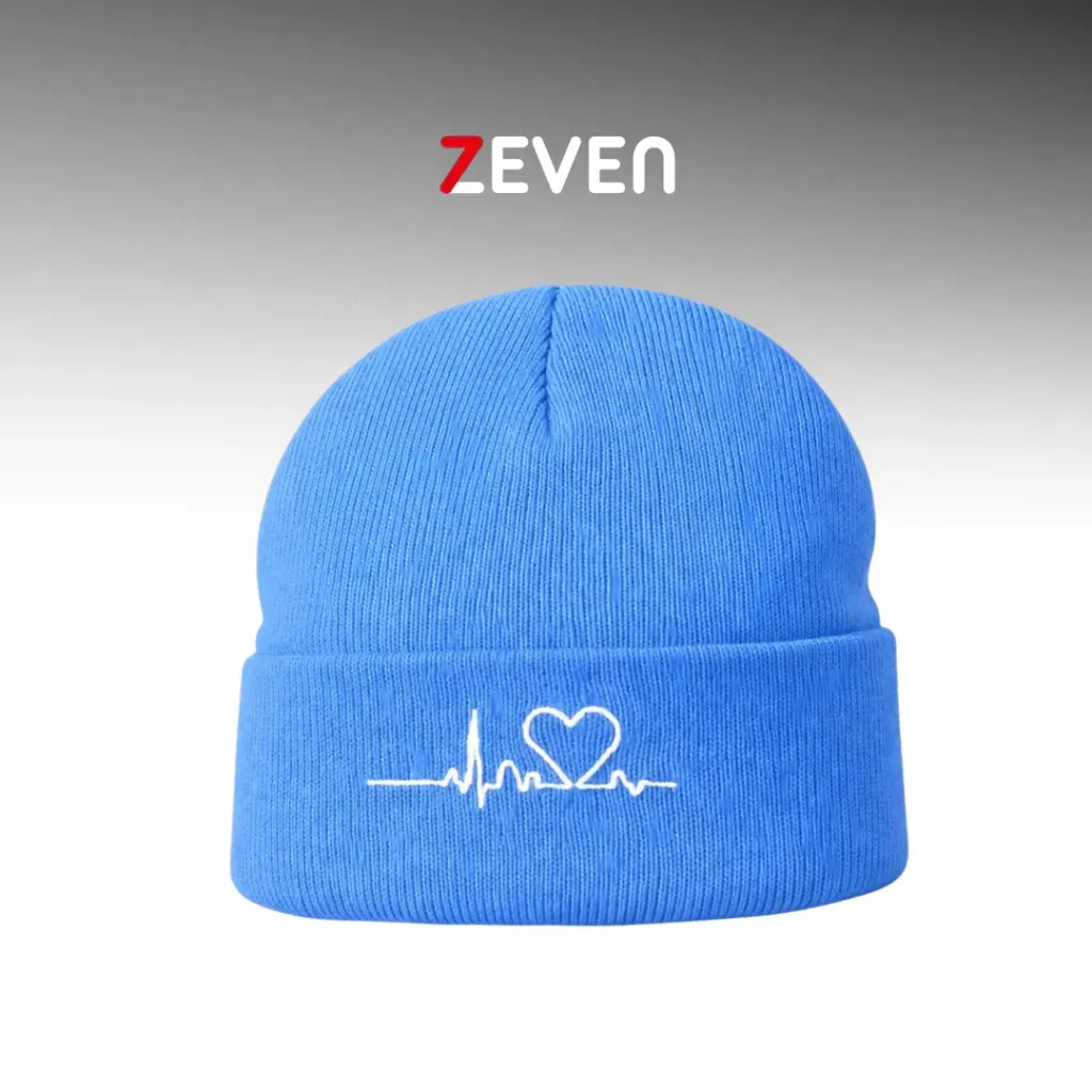 Gorro celeste premium con bordado de corazon