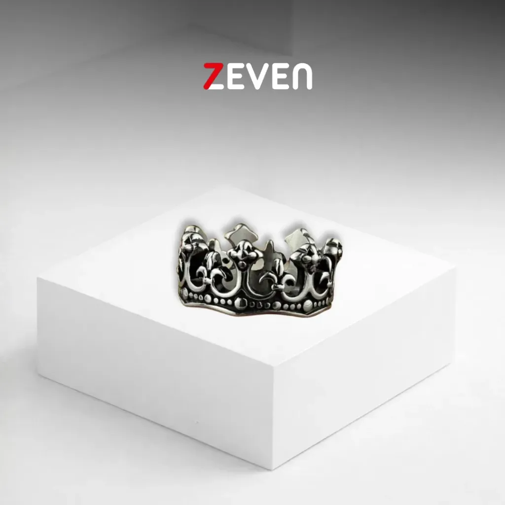 Anillo negro con forma de corona