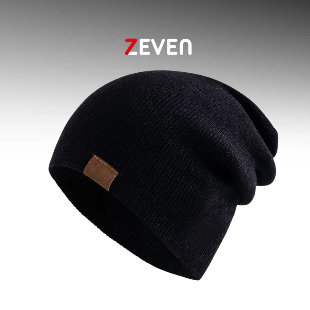 Gorro holgado negro minimalista con parche de cuero
