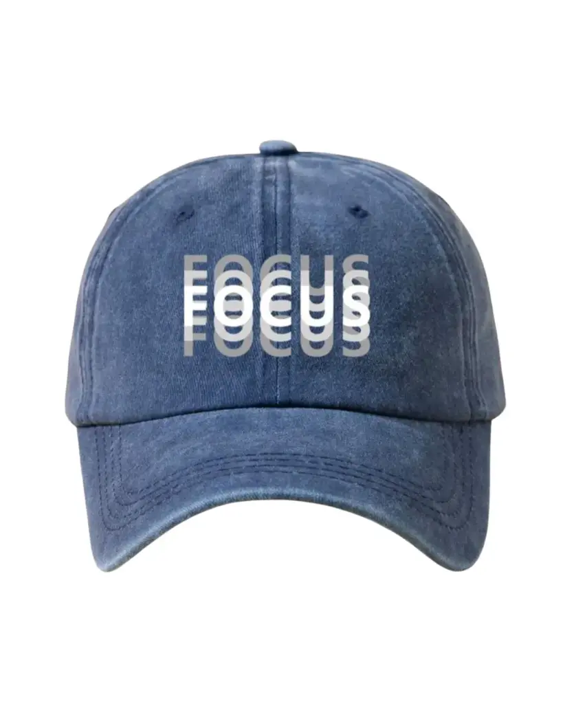 Gorra azul marino con estampado FOCUS 