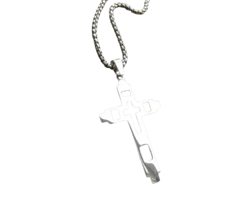 Collar con dije en forma de cruz con abertura