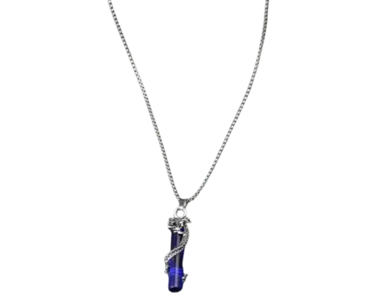 Collar  con dije de piedra azul y dragón plateado.