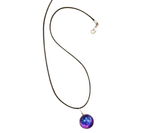 Collar con dije de galaxia