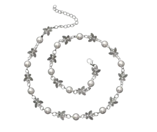 Collar de perlas y mariposas