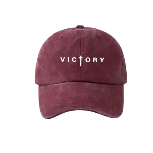 [OB002] Gorra color vino con estampado VICTORY 